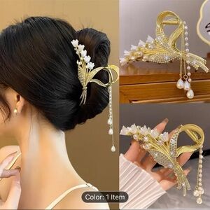 1 high-quality large hair clip with artificial pearl tassel